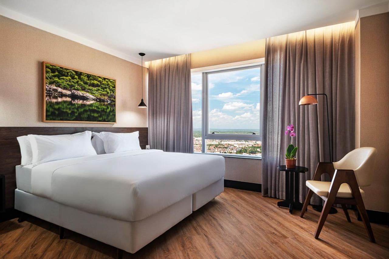 Nh Hotel 페이라 데 산타나 외부 사진