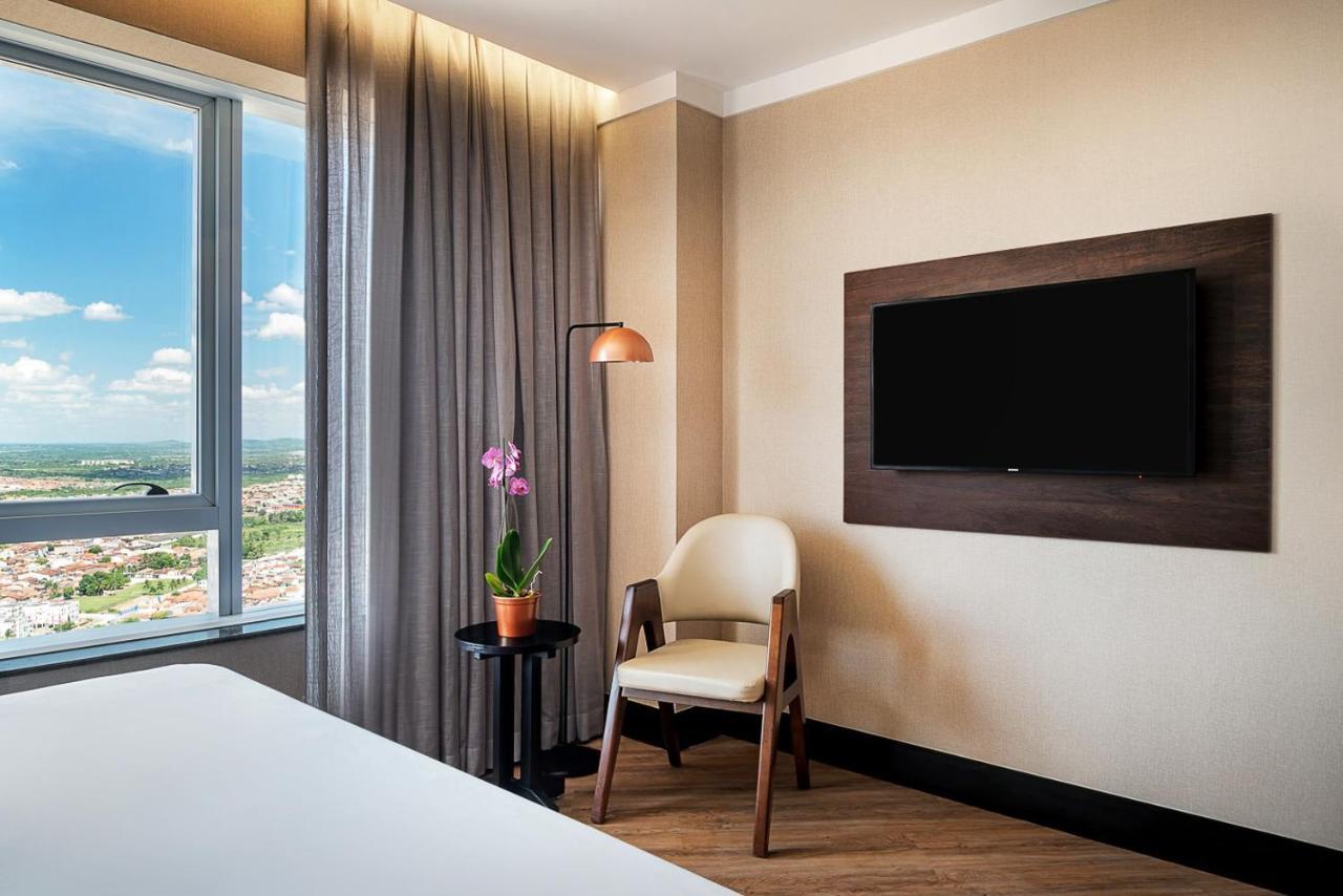 Nh Hotel 페이라 데 산타나 외부 사진