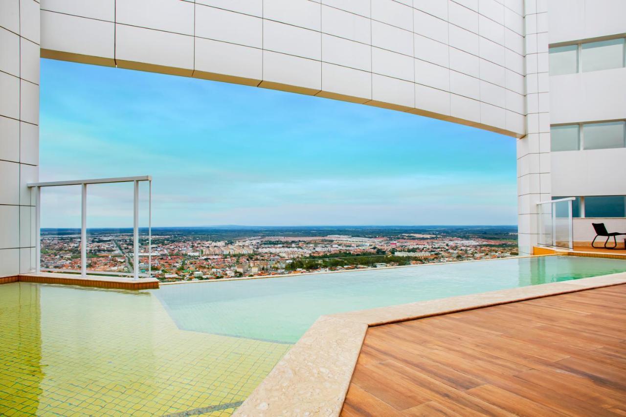 Nh Hotel 페이라 데 산타나 외부 사진